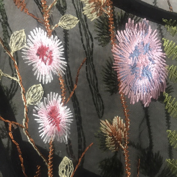 Romeo & Juliet Couture Sheer Embroidered Blouse - Picture 4 of 16